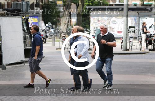 Amsterdam 9 augustus 2013
Jaap van Zweden met zijn zoon Benjamin op de cornelis schuytstraat. En met Joop Kruis en Daniel v Zweden
Peter Smulders bv