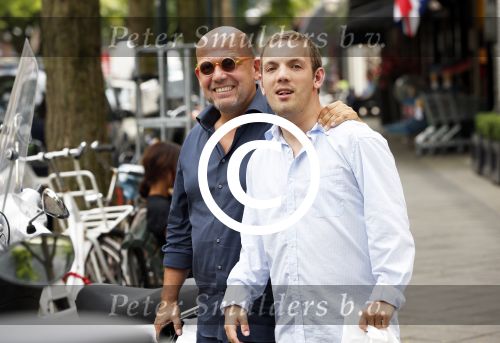 Amsterdam 9 augustus 2013
Jaap van Zweden met zijn zoon Benjamin op de cornelis schuytstraat.
Peter Smulders bv