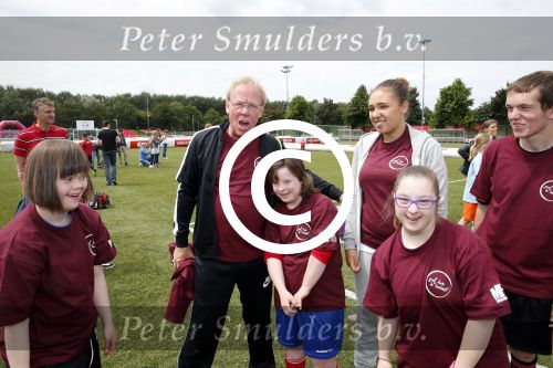 Amsterdam 29 juni 2013
Voetbaltournooi op de toekomst (ajax) voor de stichting de upside van down
met diverse bn ers en oud voetballers.. Syndroom van down. Jack Spijkerman
Peter Smulders bv
