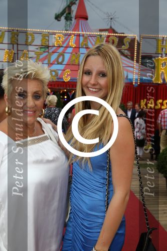 Amsterdam, 5 Augustus 2013
Premiere Circus Herman Renz
Jamie v Merkensteijn met oma Hanny Veerman
Foto Peter Smulders BV