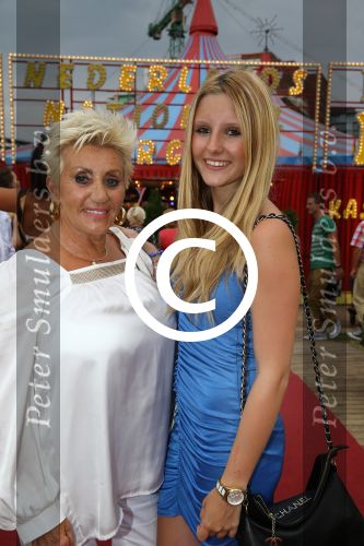 Amsterdam, 5 Augustus 2013
Premiere Circus Herman Renz
Jamie v Merkensteijn met oma Hanny Veerman
Foto Peter Smulders BV