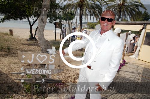 ibiza 12 juli 2013
Jan Reus en Sonja Bakker trouwen bij strandtent Sa Flama op ibiza alle 5 hun kinderen inclusief Bram zijn natuurlijk aanwezig.
Peter Smulders bv