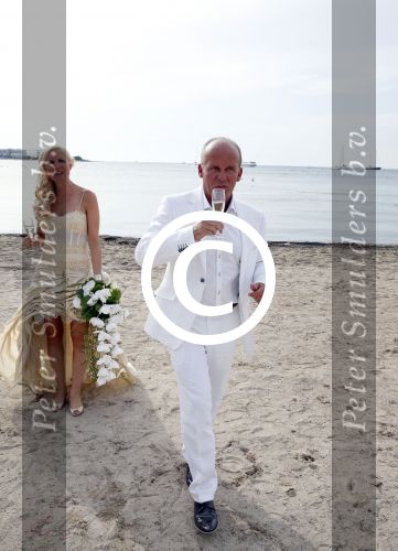 ibiza 12 juli 2013
Jan Reus en Sonja Bakker trouwen bij strandtent Sa Flama op ibiza alle 5 hun kinderen inclusief Bram zijn natuurlijk aanwezig.
Peter Smulders bv