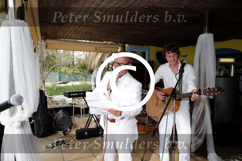 ibiza 12 juli 2013
Jan Reus en Sonja Bakker trouwen bij strandtent Sa Flama op ibiza alle 5 hun kinderen inclusief Bram zijn natuurlijk aanwezig.
Peter Smulders bv