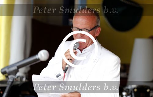 ibiza 12 juli 2013
Jan Reus en Sonja Bakker trouwen bij strandtent Sa Flama op ibiza alle 5 hun kinderen inclusief Bram zijn natuurlijk aanwezig.
Peter Smulders bv