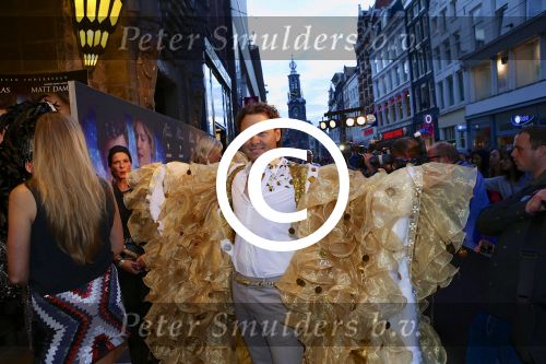 AMSTERDAM - Bij het Tuschinski Theater is de premiere van Behind the Candelabra. Met op de rode loper  Ian van der Putten