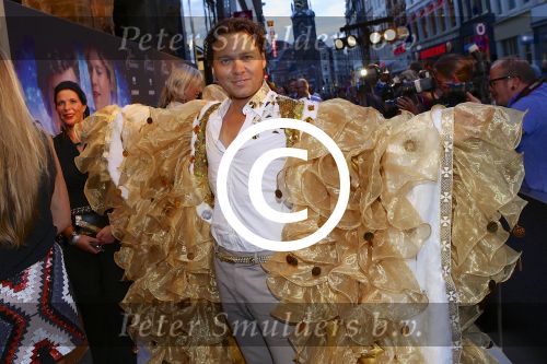 AMSTERDAM - Bij het Tuschinski Theater is de premiere van Behind the Candelabra. Met op de rode loper  Ian van der Putten