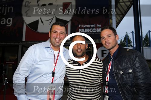 Amsterdam 3 juli 2013
Sjaak Swart 75 jaar . Hij viert dat met een wedstrijd met oud ajax spelers in het Olympisch stadion. Reduan Diba Jeffrey Sneijder en ...
Peter Smulders bv
