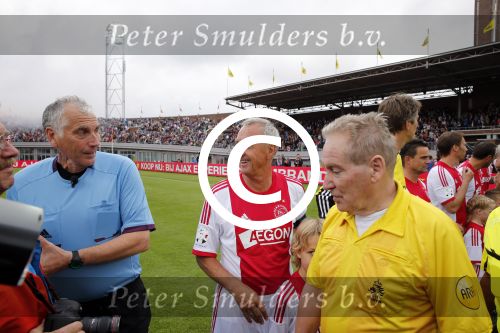 Amsterdam 3 juli 2013
Sjaak Swart 75 jaar . Hij viert dat met een wedstrijd met oud ajax spelers in het Olympisch stadion. Johan Cruijff
Peter Smulders bv