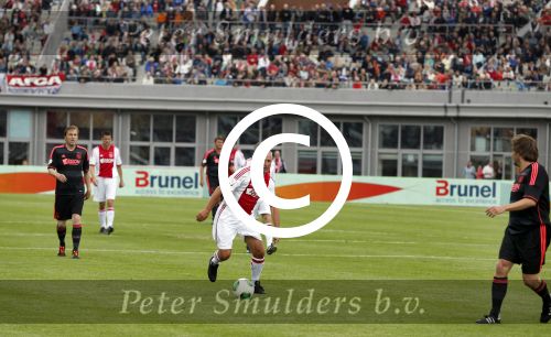 Amsterdam 3 juli 2013
Sjaak Swart 75 jaar . Hij viert dat met een wedstrijd met oud ajax spelers in het Olympisch stadion. Johan Cruijff
Peter Smulders bv