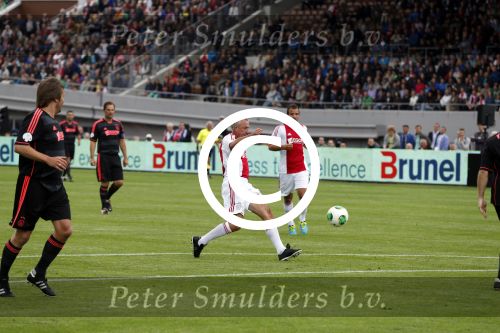 Amsterdam 3 juli 2013
Sjaak Swart 75 jaar . Hij viert dat met een wedstrijd met oud ajax spelers in het Olympisch stadion. Johan Cruijff
Peter Smulders bv