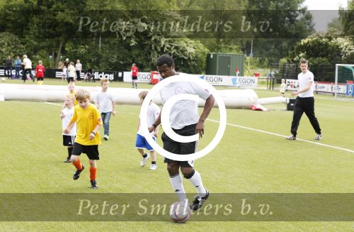 Amsterdam 29 juni 2013
Voetbaltournooi op de toekomst (ajax) voor de stichting de upside van down
met diverse bn ers en oud voetballers.. Syndroom van down. John Williams
Peter Smulders bv