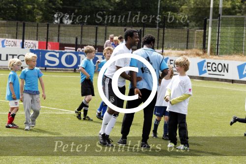 Amsterdam 29 juni 2013
Voetbaltournooi op de toekomst (ajax) voor de stichting de upside van down
met diverse bn ers en oud voetballers.. Syndroom van down. John Williams
Peter Smulders bv