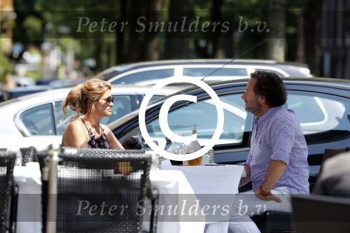Amsterdam 8 juli 2013
Herman Heinsbroek en Judith Wiersema op de pc hooftstraat en lunchend in amsterdam zuid.
Peter Smulders bv