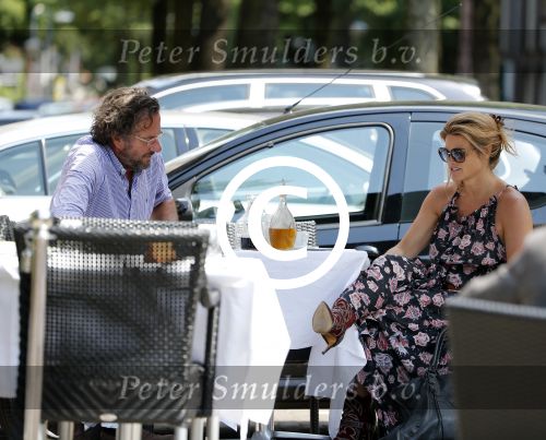 Amsterdam 8 juli 2013
Herman Heinsbroek en Judith Wiersema op de pc hooftstraat en lunchend in amsterdam zuid.
Peter Smulders bv