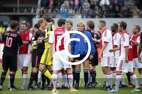 Amsterdam 3 juli 2013
Sjaak Swart 75 jaar . Hij viert dat met een wedstrijd met oud ajax spelers in het Olympisch stadion. Justin Swart
Peter Smulders bv