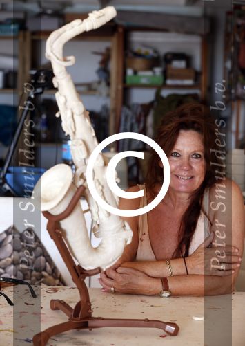 ibiza 16 juli 2013
Kees ter Brugge in haar atelier waar ze schildert en kleit.
Peter Smulders bv