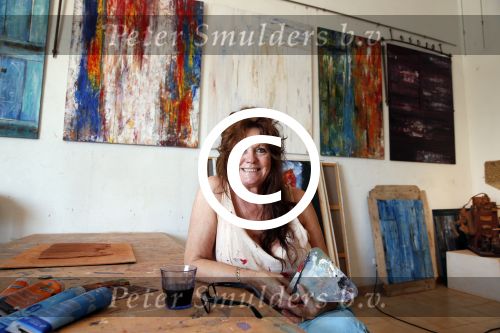 ibiza 16 juli 2013
Kees ter Brugge in haar atelier waar ze schildert en kleit.
Peter Smulders bv