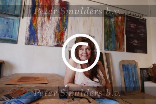 ibiza 16 juli 2013
Kees ter Brugge in haar atelier waar ze schildert en kleit.
Peter Smulders bv