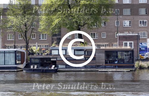 Amsterdam 9 juli 2013
Nieuwe woonboot/ ark van Raymond v d Klundert/Kluun aan de amstel.
Peter Smulders bv