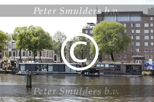 Amsterdam 9 juli 2013
Nieuwe woonboot/ ark van Raymond v d Klundert/Kluun aan de amstel.
Peter Smulders bv