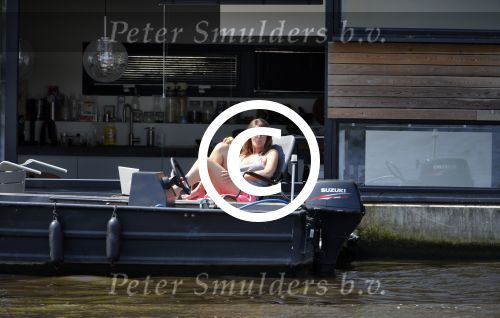 Amsterdam 9 juli 2013
Nieuwe woonboot/ ark van Raymond v d Klundert/Kluun aan de amstel.
Peter Smulders bv