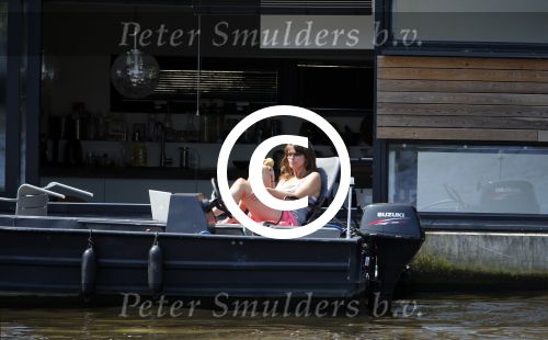 Amsterdam 9 juli 2013
Nieuwe woonboot/ ark van Raymond v d Klundert/Kluun aan de amstel.
Peter Smulders bv
