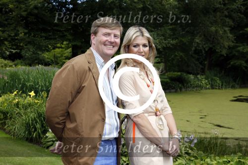 Wassenaar 19 juli 2013
Fotouur met Koning Willem Alexander koningin Maxima en de prinsesjes Amalia Alexia en Ariane bij hun huis op de horsten. Ook hun hond skipper was daarbij aanwezig.
Peter Smulders bv
