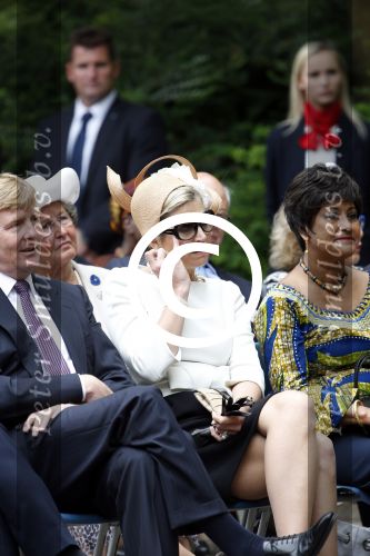 Amsterdam 1 juli 2013
Koning Willem Alexander en Koningin Maxima bij herdenking 150 jaar geleden slavernij in het oosterpark.
Peter Smulders bv