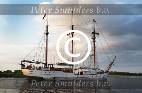 Sneek, 28 Juli 2013
Krekt Sailing Zeilboot varend op de Houkesloot in Sneek
Footo Peter Smulders BV