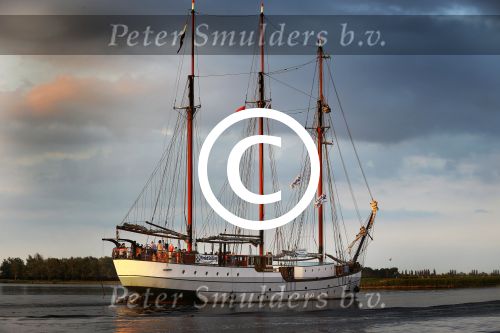 Sneek, 28 Juli 2013
Krekt Sailing Zeilboot varend op de Houkesloot in Sneek
Footo Peter Smulders BV