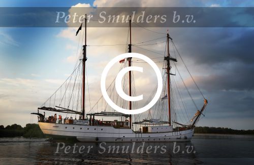 Sneek, 28 Juli 2013
Krekt Sailing Zeilboot varend op de Houkesloot in Sneek
Footo Peter Smulders BV