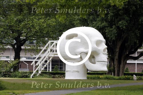 Amsterdam 10 juni 2013
Diverse kunst op de apollolaan.
Peter Smulders bv