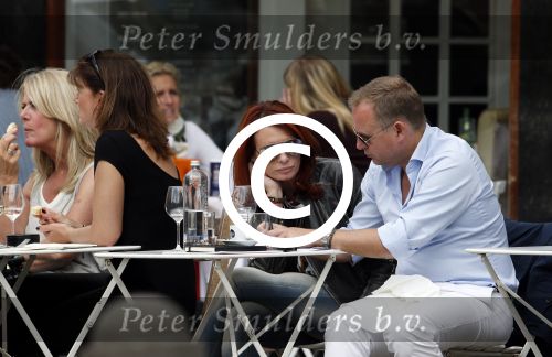 Amsterdam 2 juli 2013
Leontine Borsato op terras met haar manager Mike Dobbinga.
Peter Smulders bv