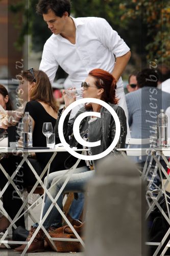 Amsterdam 2 juli 2013
Leontine Borsato op terras met haar manager Mike Dobbinga.
Peter Smulders bv