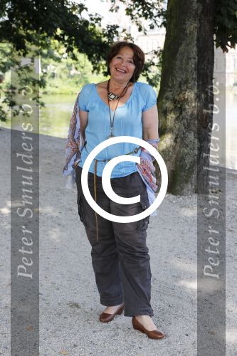 Den Haag 23 juli 2013
Liesbeth v Dijk meer dan 20 kg afgevallen met new fysic.
Peter Smulders bv