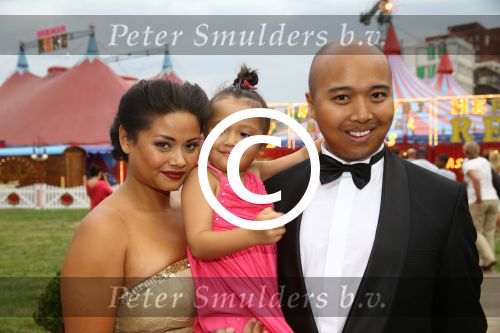 Amsterdam, 5 Augustus 2013
Premiere Circus Herman Renz
Linda Wagemakers met man en dochter
Foto Peter Smulders BV