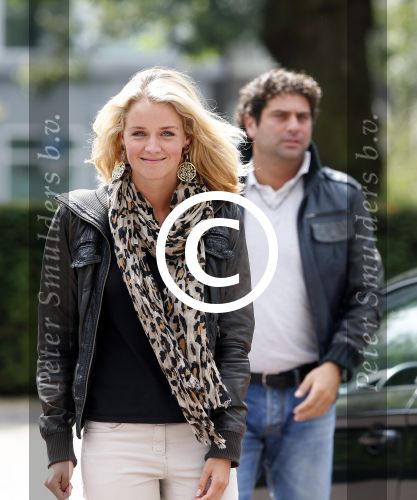 Amsterdam 11 augustus 2013
Liza Sips met haar vriend Ralph Manheim .
Peter Smulders bv