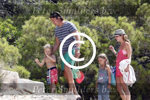 ibiza 13 juli 2013
Lodewijk Hoekstra en Kristel Hoekstra met hun kinderen Dize Hoekstra Madelief Hoekstra en Mels Hoekstra op vakantie op ibiza.
Peter Smulders bv