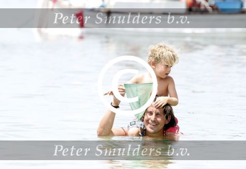 ibiza 13 juli 2013
Lodewijk Hoekstra en Kristel Hoekstra met hun kinderen Dize Hoekstra Madelief Hoekstra en Mels Hoekstra op vakantie op ibiza.
Peter Smulders bv