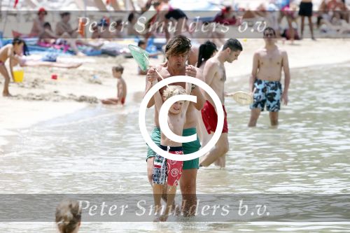 ibiza 13 juli 2013
Lodewijk Hoekstra en Kristel Hoekstra met hun kinderen Dize Hoekstra Madelief Hoekstra en Mels Hoekstra op vakantie op ibiza.
Peter Smulders bv