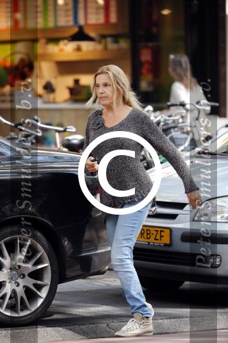 Amsterdam 12 augustus 2013
Lucille Werner doet boodschappen op de beethovenstraat.
Peter Smulders bv