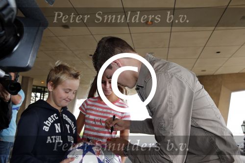 Noordwijk 12 augustus 2013
De spelers van het nederlands elftal verzamelen in het hotel Huis ter Duin voor de vriendschappelijke wedstrijd Portugal-Nederland. Marco v Ginkel
Peter Smulders bv