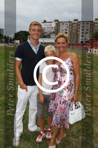 Amsterdam, 5 Augustus 2013
Premiere Circus Herman Renz
Mariska v Kolck met haar kinderen
Foto Peter Smulders BV