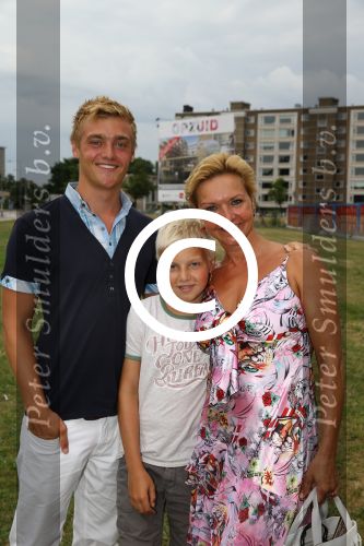 Amsterdam, 5 Augustus 2013
Premiere Circus Herman Renz
Mariska v Kolck met haar kinderen
Foto Peter Smulders BV