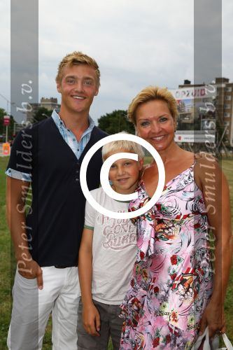 Amsterdam, 5 Augustus 2013
Premiere Circus Herman Renz
Mariska v Kolck met haar kinderen
Foto Peter Smulders BV