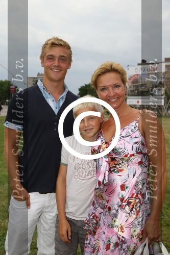 Amsterdam, 5 Augustus 2013
Premiere Circus Herman Renz
Mariska v Kolck met haar kinderen
Foto Peter Smulders BV