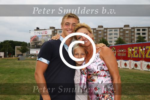 Amsterdam, 5 Augustus 2013
Premiere Circus Herman Renz
Mariska v Kolck met haar kinderen
Foto Peter Smulders BV