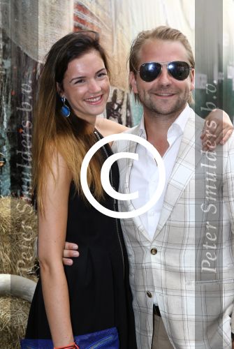 Amsterdam, 5 Augustus 2013
Premiere de Lone Ranger
Marly v d Velden met vriend
Foto Peter Smulders BV