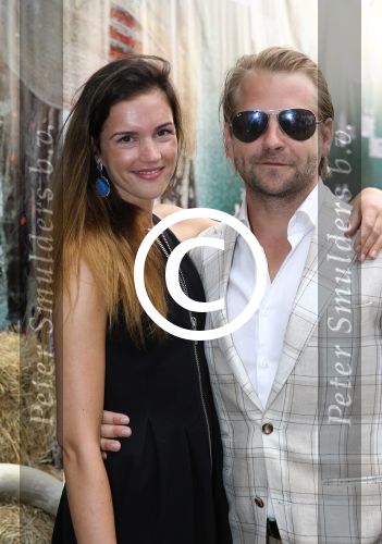 Amsterdam, 5 Augustus 2013
Premiere de Lone Ranger
Marly v d Velden met vriend
Foto Peter Smulders BV